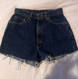 Levi’s Shorts 512 High-Waisted Jean thumbnail 1