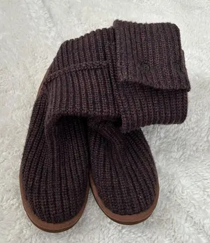 UGG Australiawomen's (Size 7M) Classic Cardy Boot - Red/Brown thumbnail 1