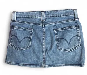 Levi's blue denim mini skirt with button and zipper closure. Size: 3 #denim #miniskirt thumbnail 2
