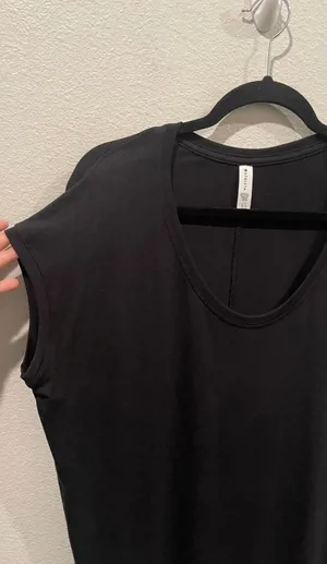 ATHELTA Round Neck Short Sleeve Black Top thumbnail 3