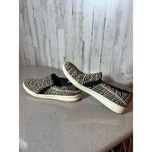 Bare Traps Womens Zebra‎ Slip on Size 9.5 thumbnail 3