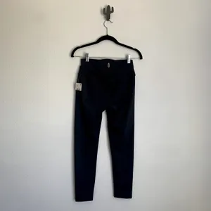 NWT‎ Free People Movement Wrap Lose Control Leggings in Gravel Stone Gray thumbnail 4