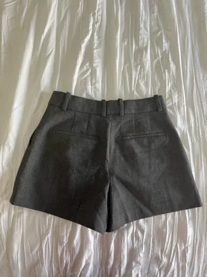 Aritzia Babaton Shorts thumbnail 2