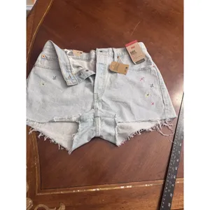 Levi’s 501 Women’s Cut Off Denim Shorts Size W31 Embroidered thumbnail 2