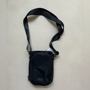 Lululemon Water Bottle Crossbody Bag with Front Pocket 2L - Black thumbnail 2
