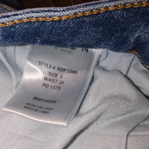 RISEN jeans size 3/26 distressed thumbnail 4