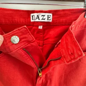 Daze Denim Just Right High Rise Straight Leg Jeans Cherry Red Raw Hem Size 27 thumbnail 5