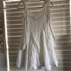Dissh Aisle Pearl Bow Linen Mini Dress Size 6 Coastal Cowgirl graduation dress thumbnail 5