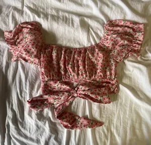 SheIn cropped floral peasant blouse thumbnail 3