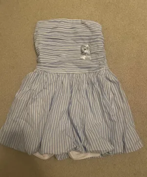 hollister dress thumbnail 1