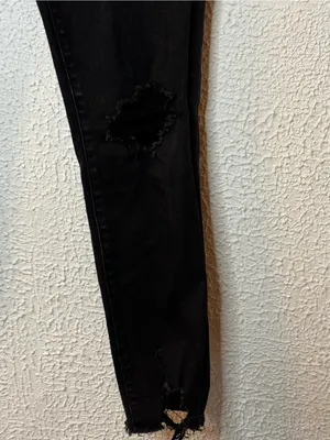 Abercrombie & Fitch Black High Rise Distressed Skinny Jeans thumbnail 3