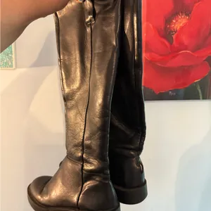 Zara Boots Women 8.5 39 Low Heel Leather Knee High Riding Black Biker Moto thumbnail 5