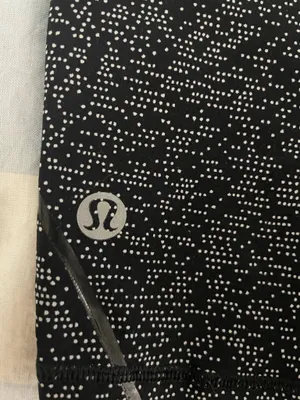 Lululemon Women's Quick Pace Short (2.5") Soundwave White Black / Black Size 8 thumbnail 3