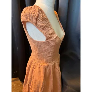 American‎ Eagle Smocked Mini Dress Terracotta Peach Ruffle Hem Size Medium thumbnail 4