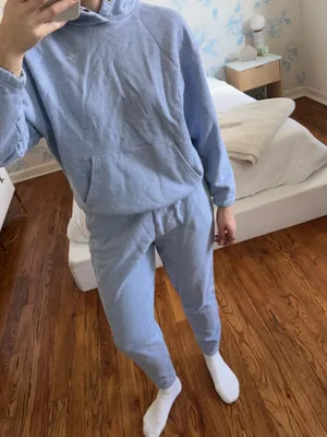 Gymshark Lounge Set Sweatpants & Sweatshirt thumbnail 2