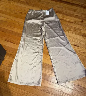 NWT Forever 21 Satin Wide-Leg Pants Champagne Beige with Slit Cover shimmer sz L thumbnail 1