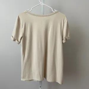 American Eagle Relaxed Coastal Clean Soft Sexy Plush V-Neck T-Shirt Small Cream thumbnail 6