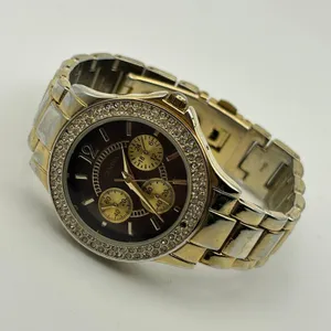 Geneva Gold-tone Crystal Bezel Women’s Watch Working New Battery thumbnail 4