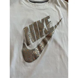 Nike Women's Rally‎ Metallic Fleece Crewneck Sweatshirt Ivory size M thumbnail 6