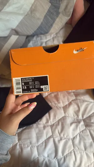 Nike Women’s Blazer Mid 77 thumbnail 5
