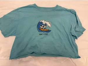 Gildan graphic tee thumbnail 1