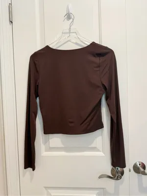 ARITZIA BABATON Contour V neck Long Sleeve Top in‎ Mocha Brown thumbnail 4