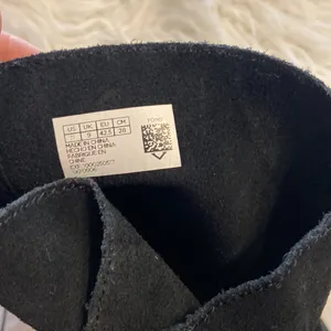 Toms Boots Size 11 Excellent Condition Color Black Heel 3” Stable Leather thumbnail 13