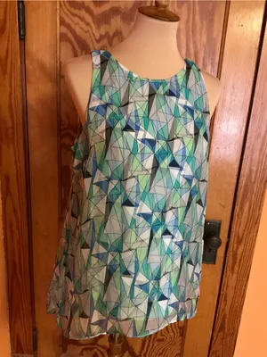 Vince Camuto Geometric Sleeveless Tunic Blouse Medium Blue Green Abstract Top thumbnail 9