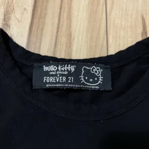 Hello Kitty And Friends X Forever 21 Black Graphic Crop Top Baby Doll T Shirt M thumbnail 3