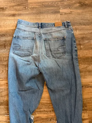 American Eagle Highest Rise Mom Jeans thumbnail 6