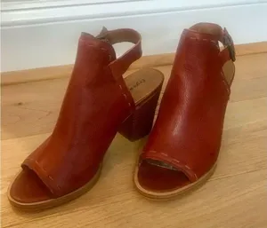 Frye Chestnut Brown Sling Back peep toe Chunky Leather Heels thumbnail 2