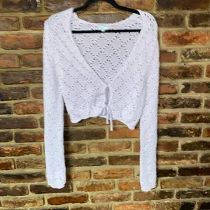 Francesca's Blue Rain Lilac Belle Keyhole Crochet Crop Cardigan Sweater Medium thumbnail 2