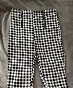 SheIn Black And White Gingham Pants thumbnail 4