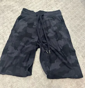 Camo Lululemon joggers thumbnail 1