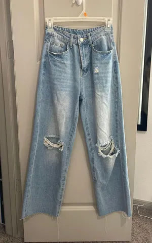 SheIn Petite Ripped Straight Leg Jeans thumbnail 2