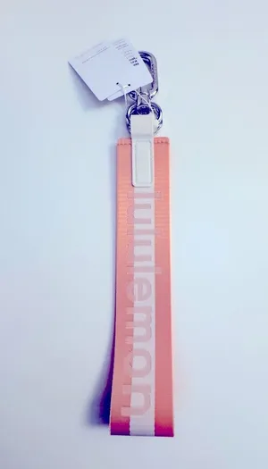 (LULULEMON) NEVER LOST KEYCHAIN thumbnail 1