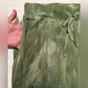 Young, Fabulous, & Broke Green and Cream Ombre Tie Dye Joggers Sweatpants Medium thumbnail 6