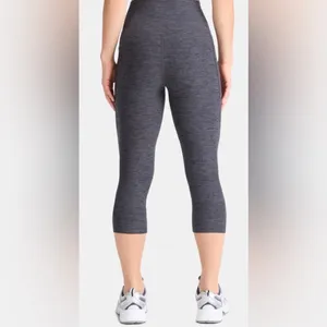 ATHLETIC WORKS Womens Athlesure Capris Size Large With Side Pockets Gray New thumbnail 4