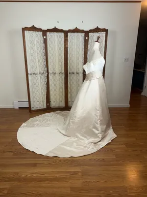 Beautiful Vintage 90s Michaelangelo Strapless Two-Tone Satin Wedding Gown thumbnail 3