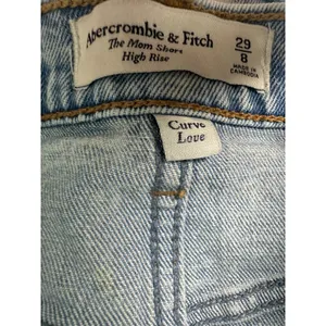 Abercrombie & Fitch Curve Love The Mom Short High Rise Light Distressed 29 / 8 thumbnail 4
