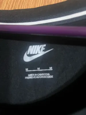 Women’s Nike size med Berlin shirt thumbnail 3