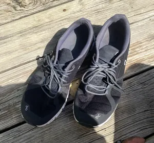 On Cloud Shoes thumbnail 2