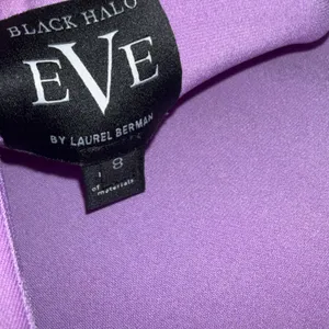 Black Halo Braden pleated side-slit column‎ gown in purple size 8 thumbnail 6