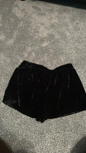 PINK velvet shorts thumbnail 3