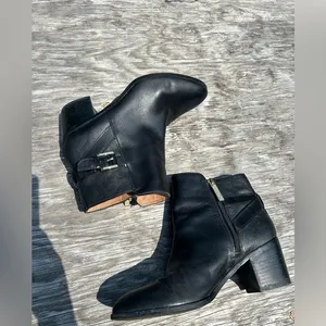 Louise Et Cie Zalia Ankle Boot Heel Zip Women's Black Boot 9 Leather Short‎ thumbnail 6