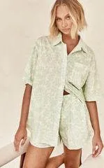 Green and white shirt/short set Size L thumbnail 1