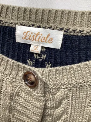 Listicle Boutique Taupe Argyle button front sweater with dimensional bows Size L thumbnail 9