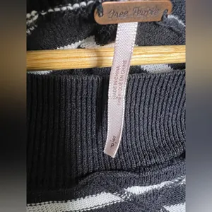 “FREE PEOPLE” Block Party Striped Crop PullOver. Size Small thumbnail 7