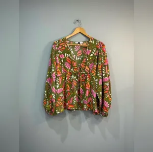 Green Michelle McDowell Retro Print Blouse Size L EUC Size L thumbnail 3