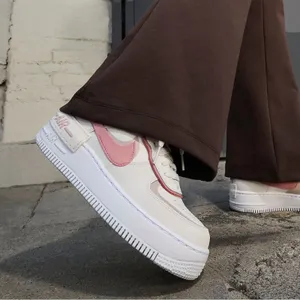 Nike Air Force 1 Shadow Womens Phantom/Pink Oxford/White/Red Stardust Sneakers10 thumbnail 2